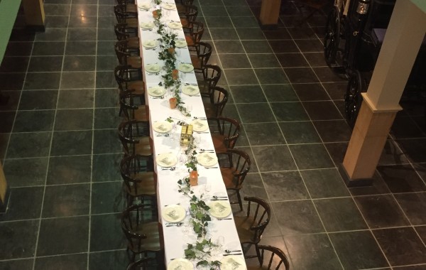 Koetshuis lange tafel familiefeest