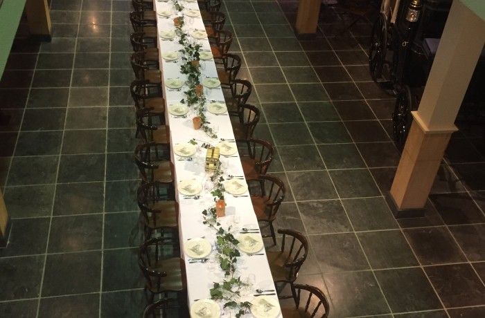 Koetshuis lange tafel familiefeest